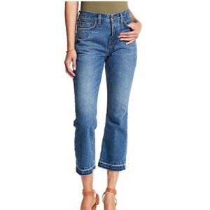 Free People High Rise frayed Hem bootcut
Cropped Jeans Size 26